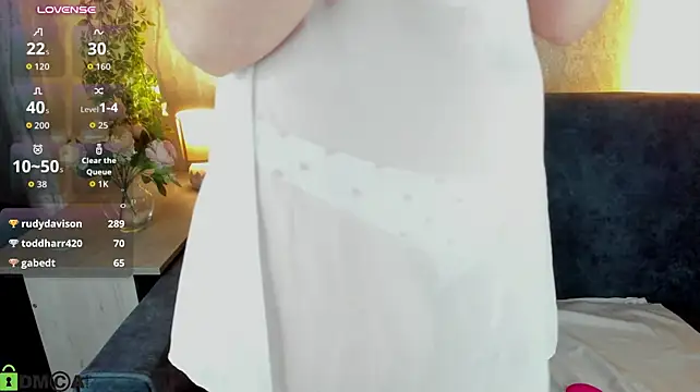 Linda_Bryant - Touch pussy close up