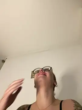 Queenlo_xxx - gagne 2 vidéos très HARD🔥