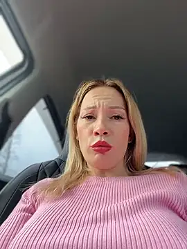 LavenderHot - Show boobs