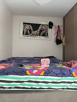 Linatarens - suck hard on her tits and milk naked
