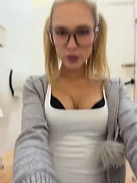 Nicoleevien - Ahegao Drool, naked Boobs🥵LT=VIDEO🎁