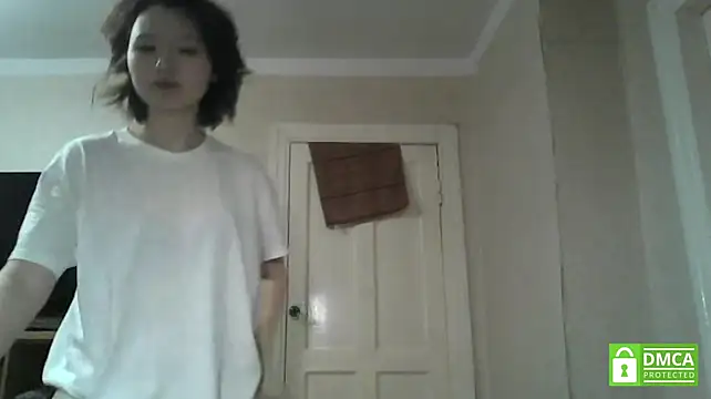 QuyenLuellen - ick lips clouse to cam