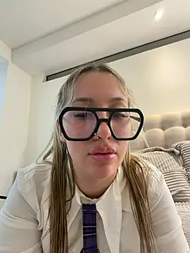 Mialunaxx - Dildo en 4