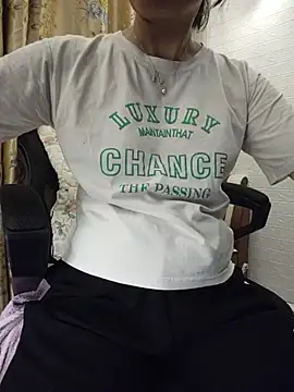 Hara_lusia83 - She has big and sexy breasts.