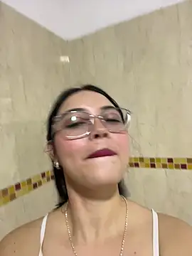 Julianne_valerin - SHOW PUSSY