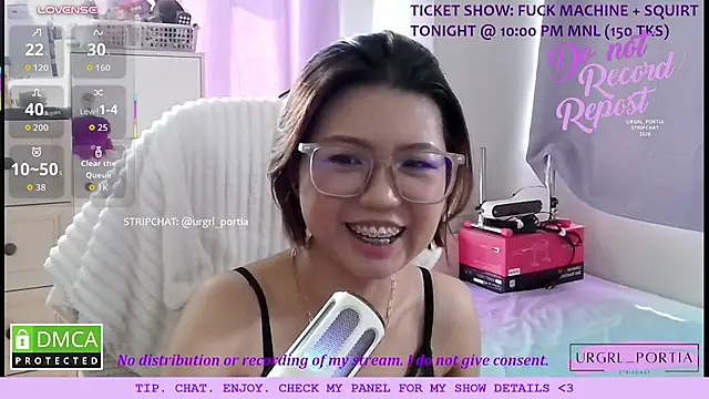 Urgrl_portia - Fuck dildo + wand for 3 mins
