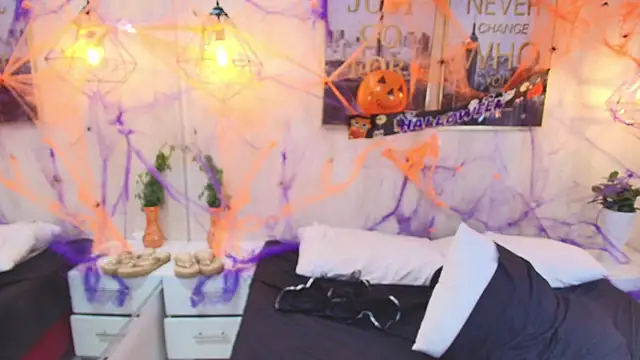 Pamela_martiinez - Spit clit + ride dildo