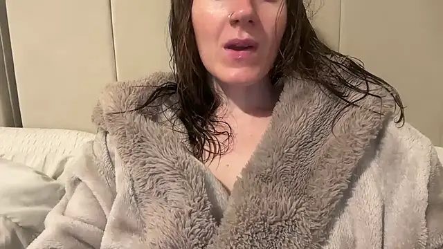 Redheadrosie69 - butt plug in ass