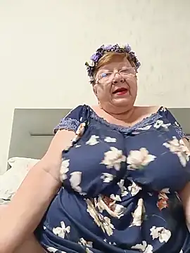 Lena_Gaby - Show tits and pussy