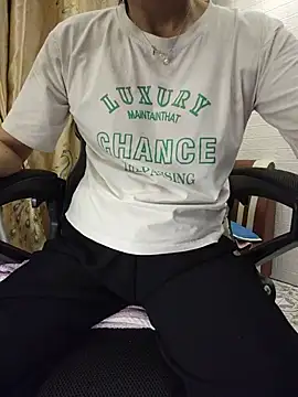 Hara_lusia83 - She has big and sexy breasts.