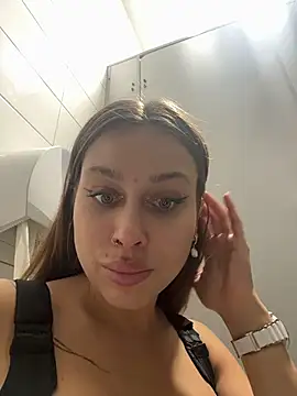 Jucie_Boom - MAKE MY PUSSY SPREAD OUTDOOR