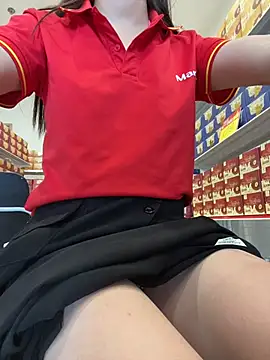 Sneaky_Cumshoot - Sneaky Cumshoot at Mart