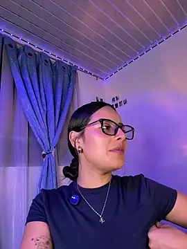 _vaness - Doggy without panties