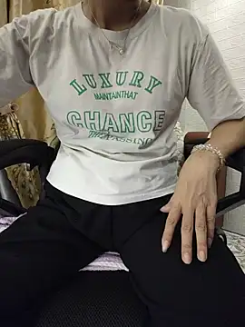 Hara_lusia83 - She has big and sexy breasts.