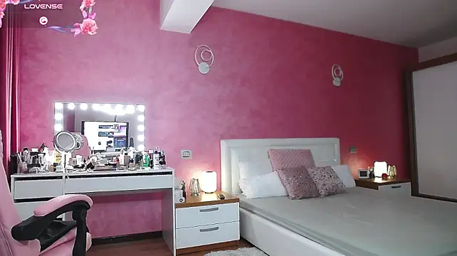 MissKora - epic goal:pay my house(use tipmenu )