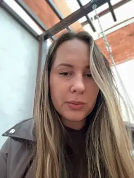 Mona_Plus - 3 Fingers inside🥵under bar counter🫠🥵