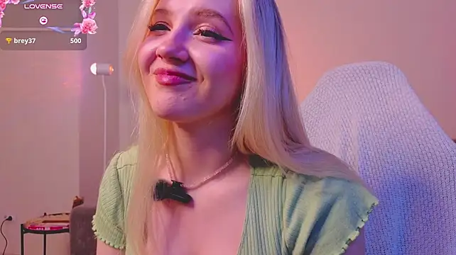 OliviaBrownn - massage boobs