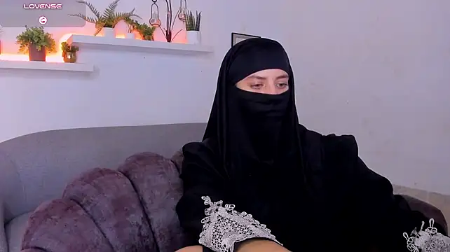 Salma_arabicc - mischievous provocation with the feet