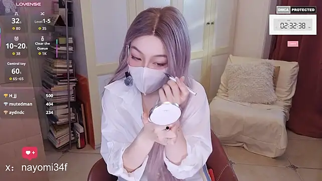 Nayomi_34f