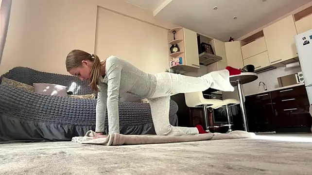 ShelbaMitsuda - Let me show a little bit of my legs…