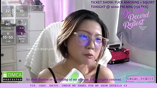 Urgrl_portia - Fuck dildo + wand for 3 mins