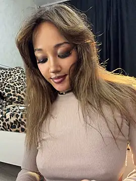 Lissa_kissyou - Fucking a dildo while squatting+video