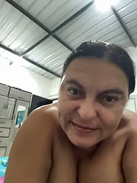 Horny-Mommy-Dirty - Doble penetración