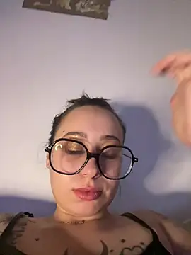 Queenlo_xxx - gagne 2 vidéos très HARD🔥