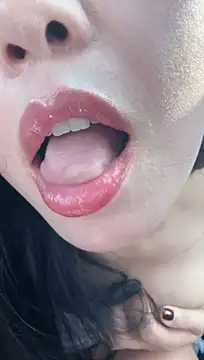 Daisl166 - 完成目标漏胸部直播三分钟