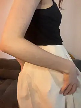 YankiGirl - Show u underboobs and slaps ^.^