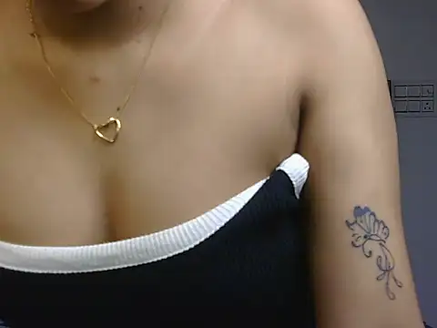 Hii-tanisa - pussy oil massage