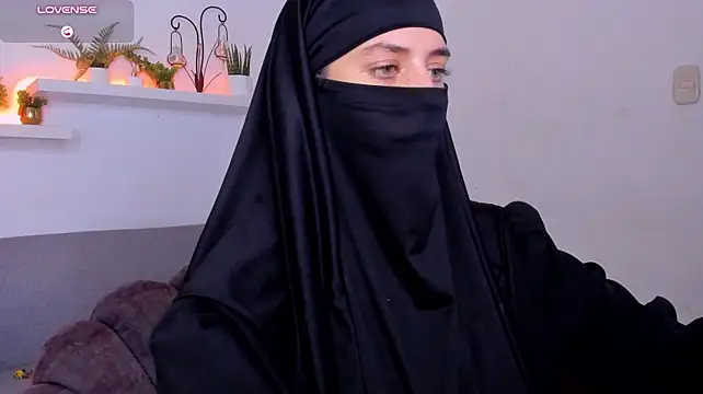 Salma_arabicc - mischievous provocation with the feet