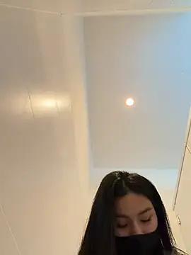 Linh_2004 - Make me cum squirt on public
