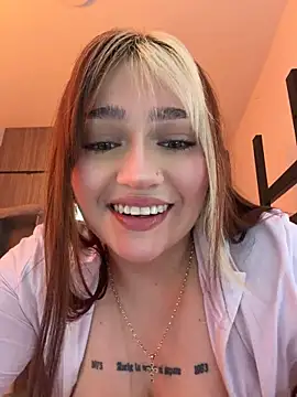 Daniela_ruizz - Naked+ saliva in ass