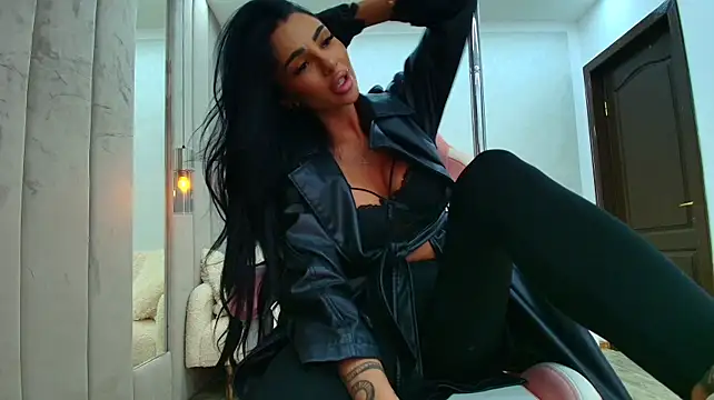 Britney_Charm_ - Poledancing and Squirt hard , cumshow