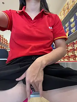 Sneaky_Cumshoot - Sneaky Cumshoot at Mart