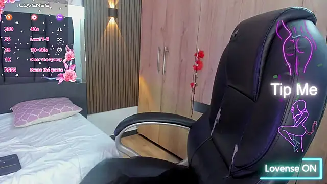Ariana__rosse - rub boobs