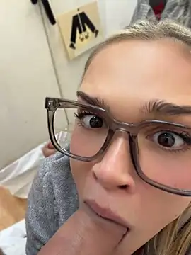 Nicoleevien - TWO MAN! Stick out my naked ass