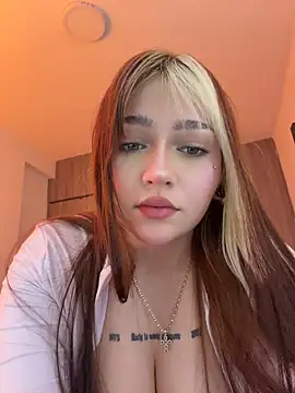 Daniela_ruizz - Naked+ saliva in ass
