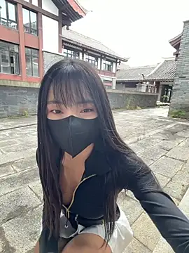 Xiao-Lin - 户外脱内衣漏奶1分钟