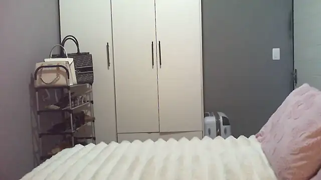 Sexylisa670 - Let me try Anal plug for first time
