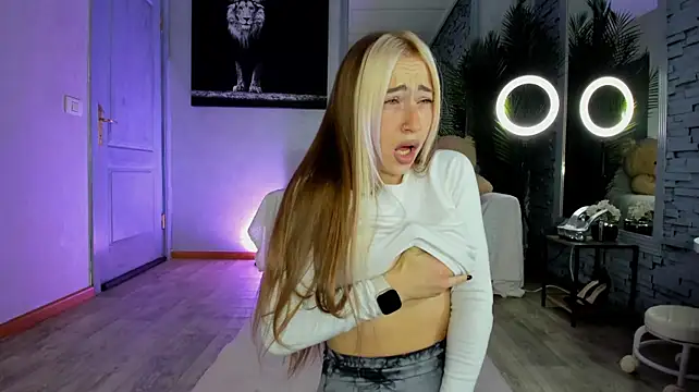 Reina_Cummings - Take panties off 👙