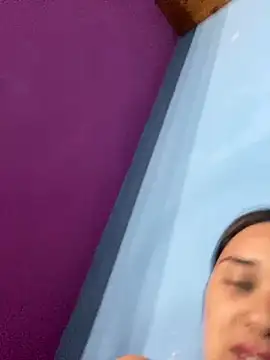 Zara344 - Dedos en la cola👅