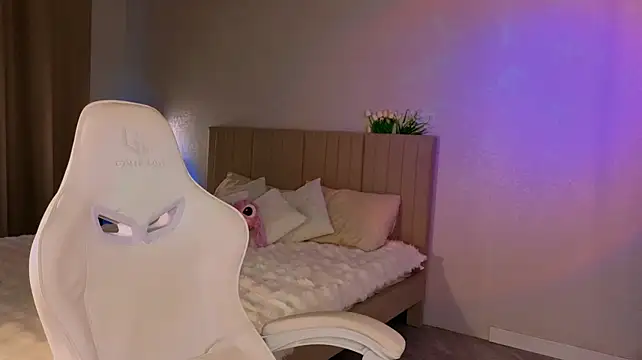 Moon_sannyy - stay only in underwear