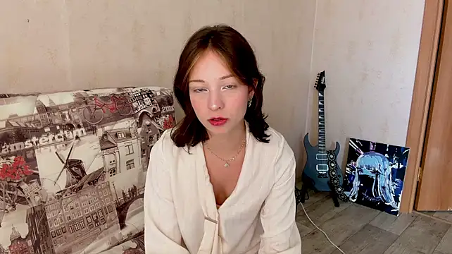 SusanaHallet - sqz my ass close to cam