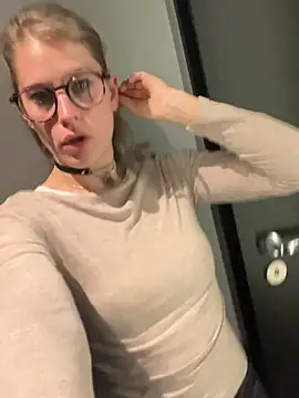JessyLey - Shake ass