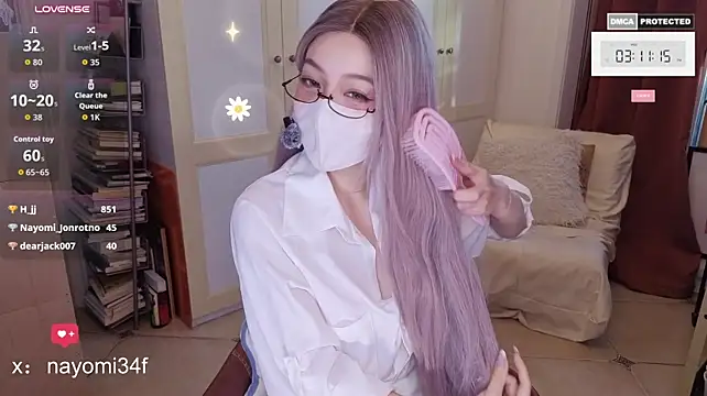 Nayomi_34f