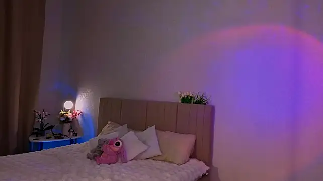 Moon_sannyy - stay only in underwear