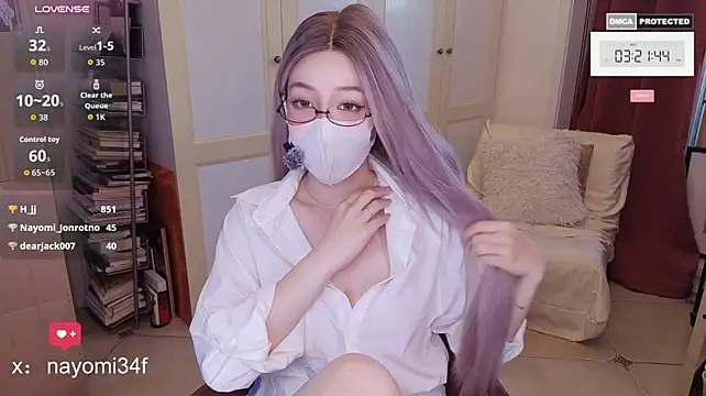 Nayomi_34f