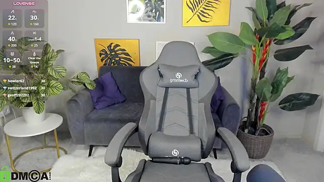Eva_Leeee - ass tease